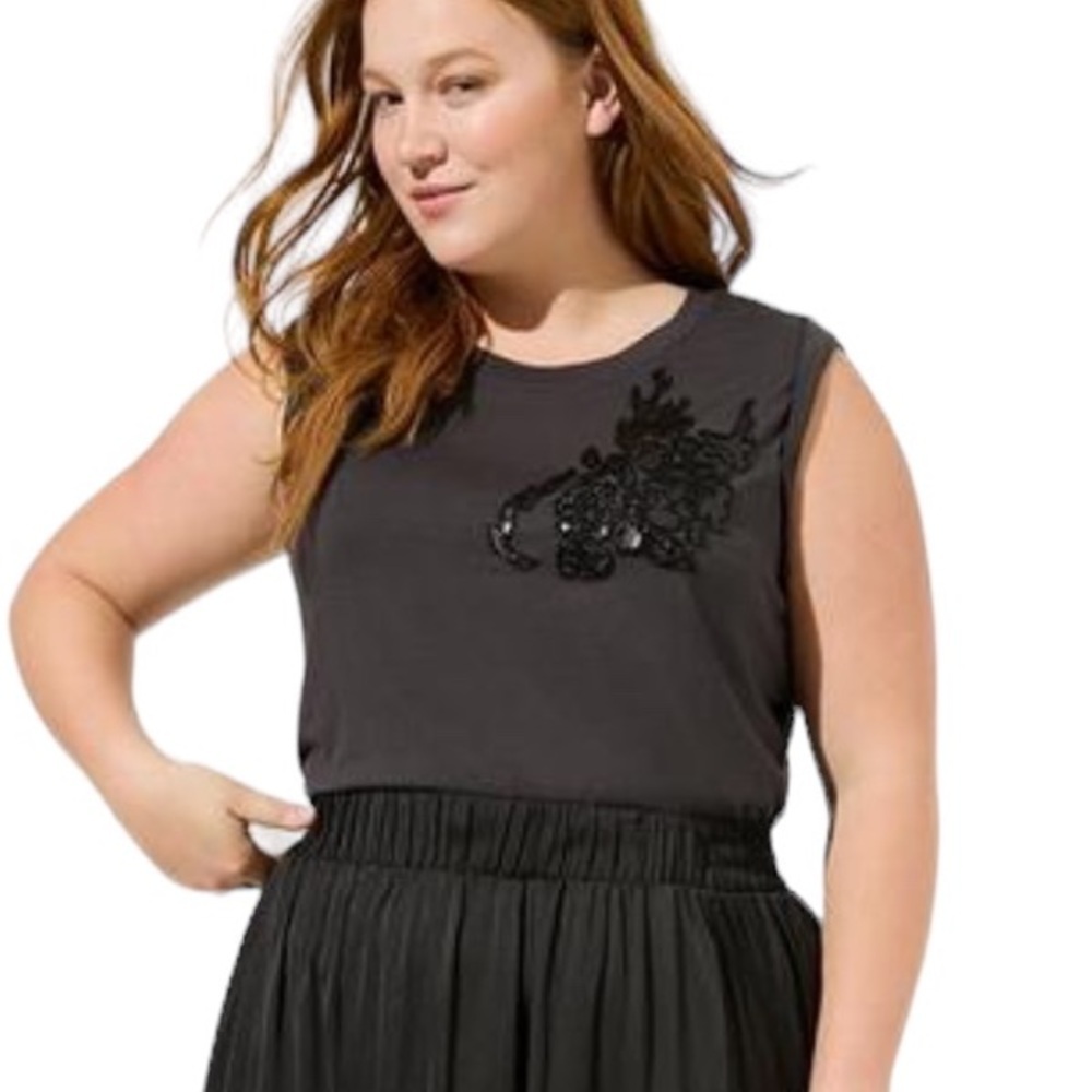 Torrid Rose Flames Classic Fit Super Soft Crew Neck Muscle Tank Size 4